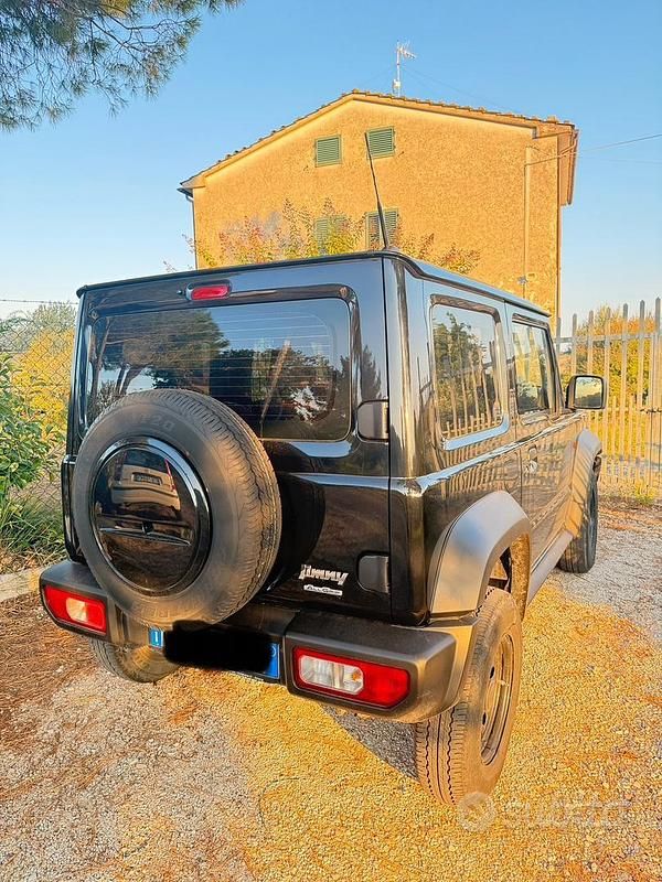 Usata Suzuki Jimny 102 CV (75 kW) 2023 Nero SUV