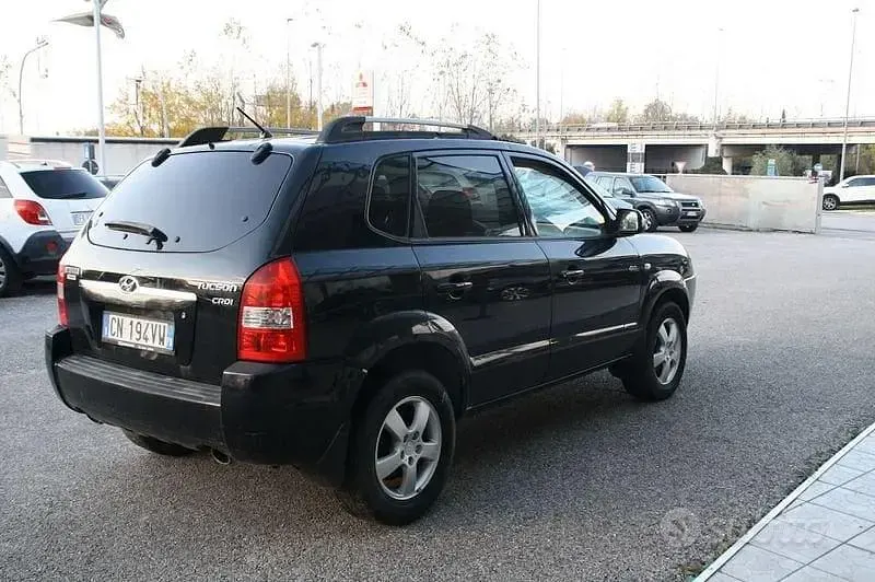 Second-hand Hyundai Tucson Dynamiq 112 CP (82 kW) 2004 Negru SUV