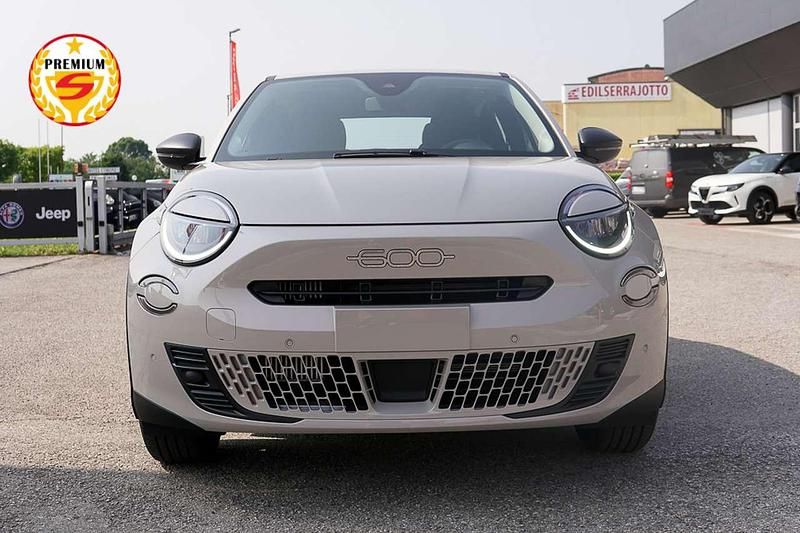 Nuova Fiat 600 Comfort 101 CV (74 kW) 2025 Verde SUV