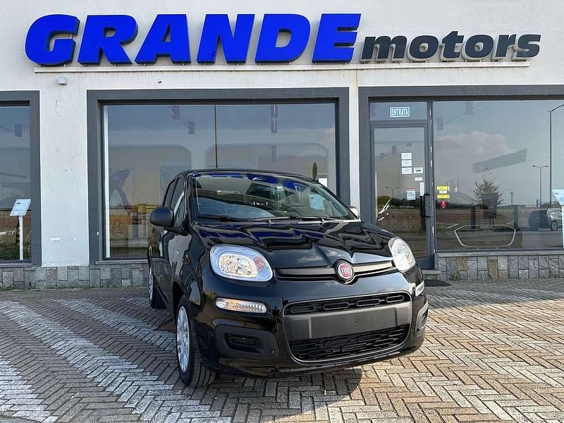 Nero cinema Nuova 2025 Fiat Panda City Life Due volumi | 14.900 € - Immagine 1/4