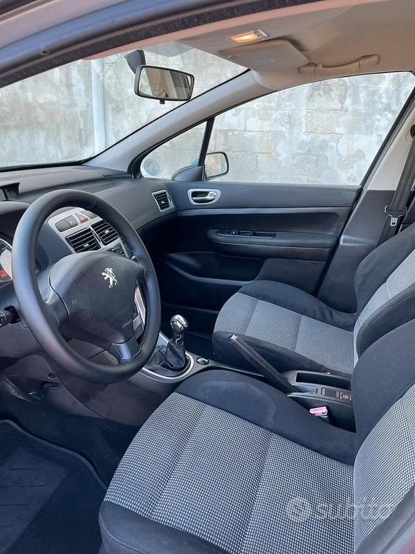 Usata Peugeot 307 90 CV (66 kW) 2005 Grigio Station wagon