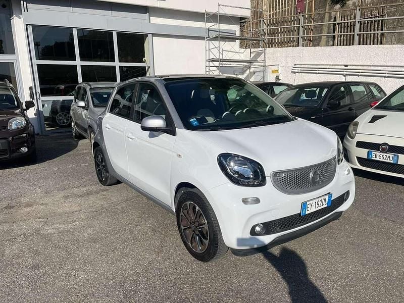 Usata Smart ForFour Passion 71 CV (52 kW) 2014 Bianco telaio argento Utilitaria