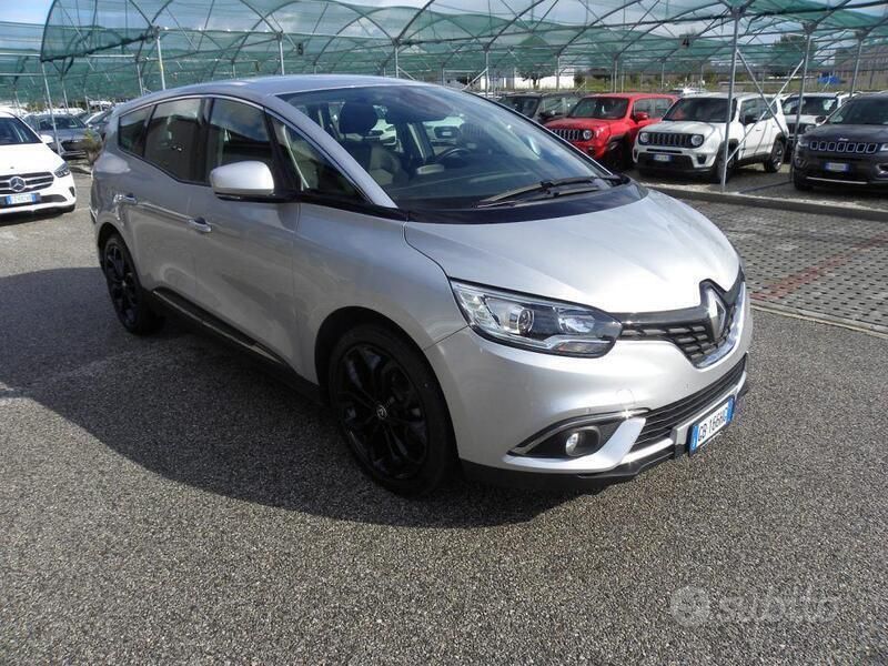 Usata Renault Grand Scénic IV Business 120 CV (88 kW) 2020 Argento Monovolume
