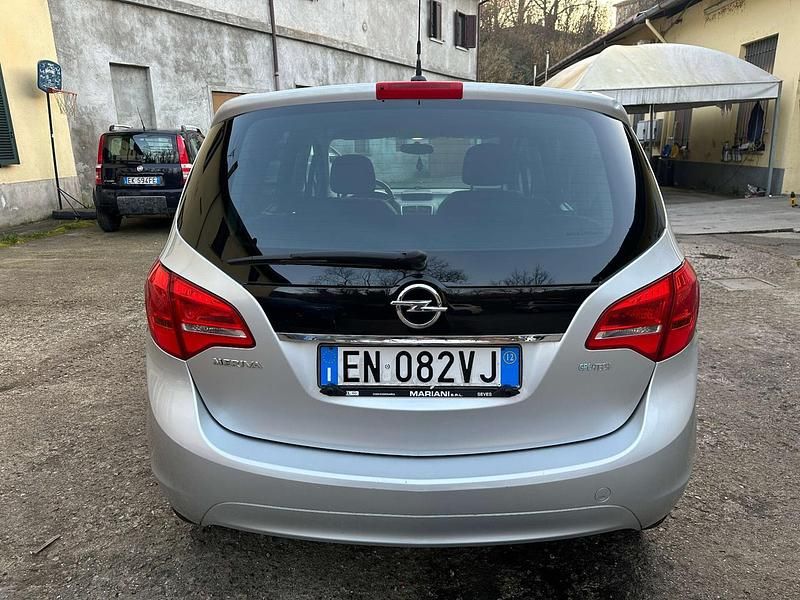 Usata Opel Meriva Cosmo 120 CV (88 kW) 2012 Argento Monovolume