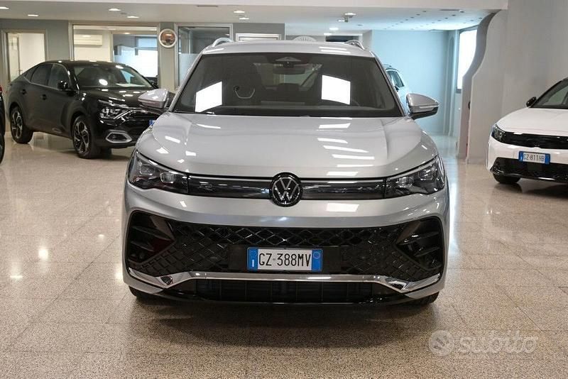 Usata VW Tiguan R-line 150 CV (110 kW) 2025 Grigio SUV