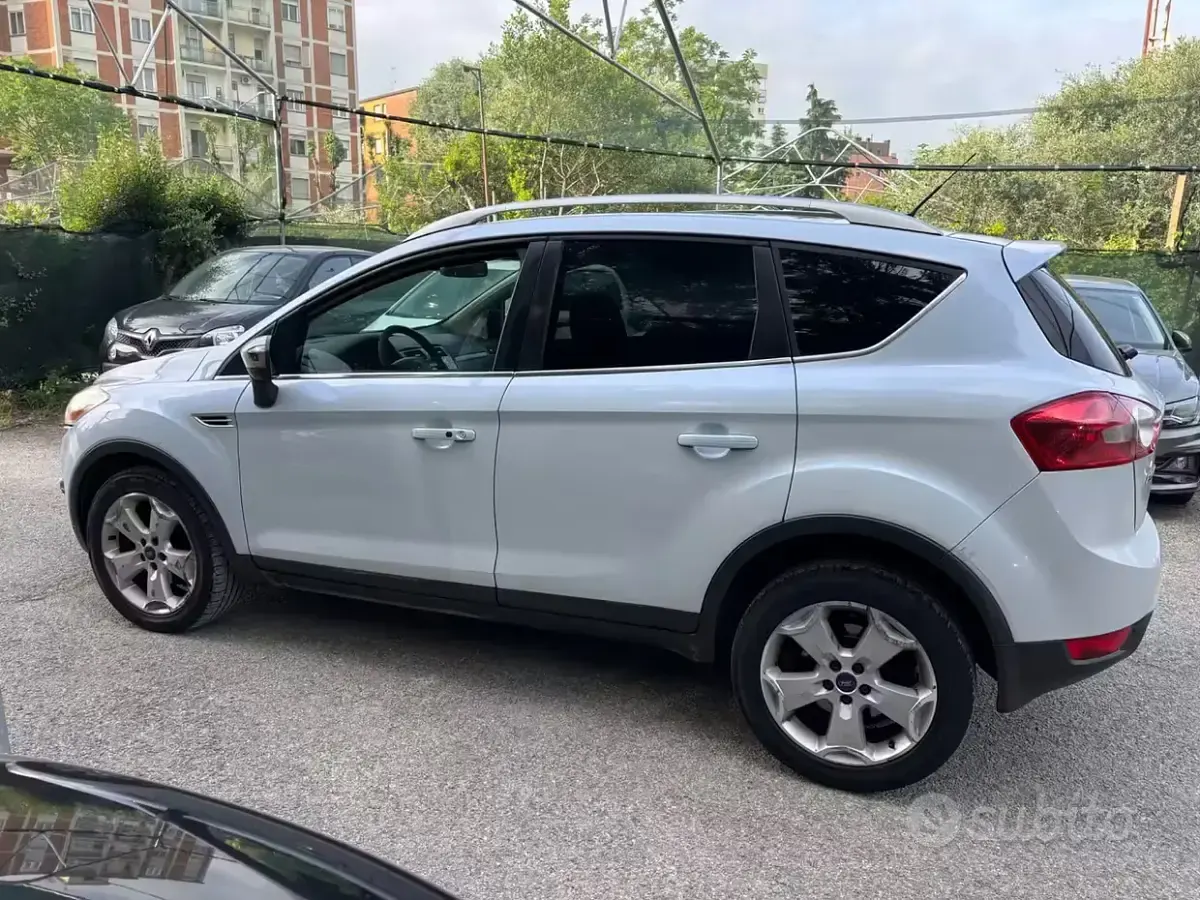 Usata Ford Kuga Titanium 163 CV (119 kW) 2011 Blu SUV
