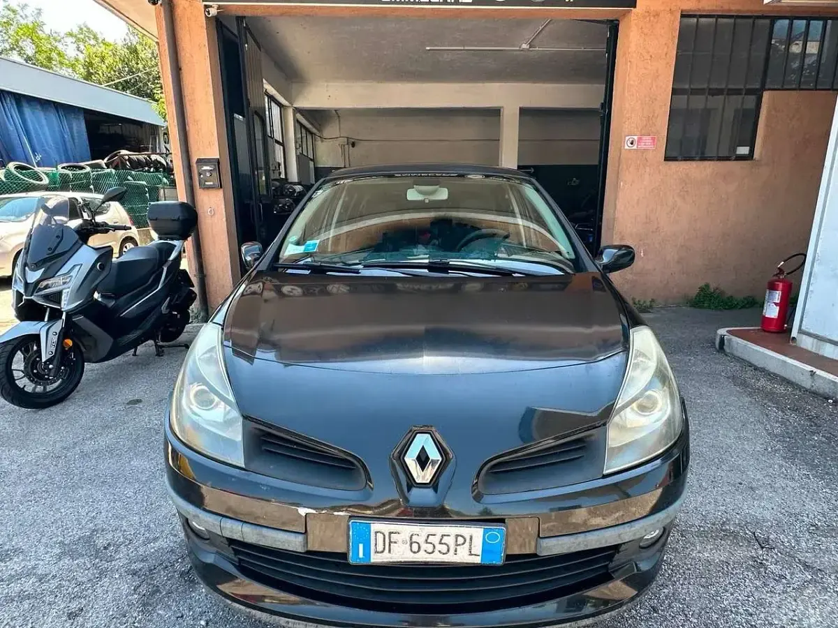 Usata Renault Clio III 86 CV (63 kW) 2006 Nero Berlina