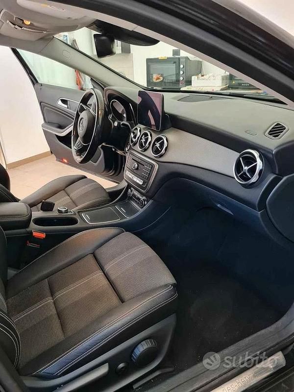 Usata Mercedes GLA200 2018 Nero SUV