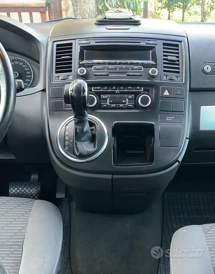 Usata VW Multivan 140 CV (102 kW) 2012 Marrone Monovolume