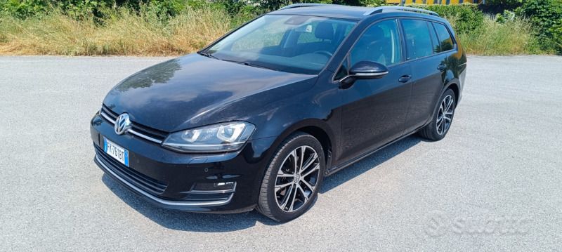Usata VW Golf VII 110 CV (80 kW) 2017 Nero Station wagon