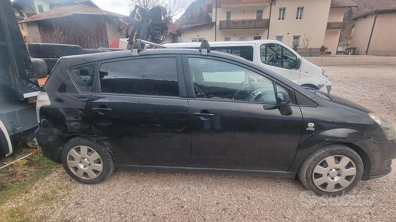 Usata Toyota Corolla Verso 116 CV (85 kW) 2005 Nero Monovolume