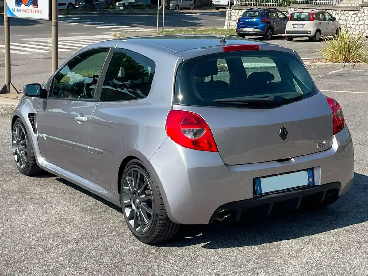 Usata Renault Clio II Luxe 197 CV (144 kW) 2008 Argento Berlina