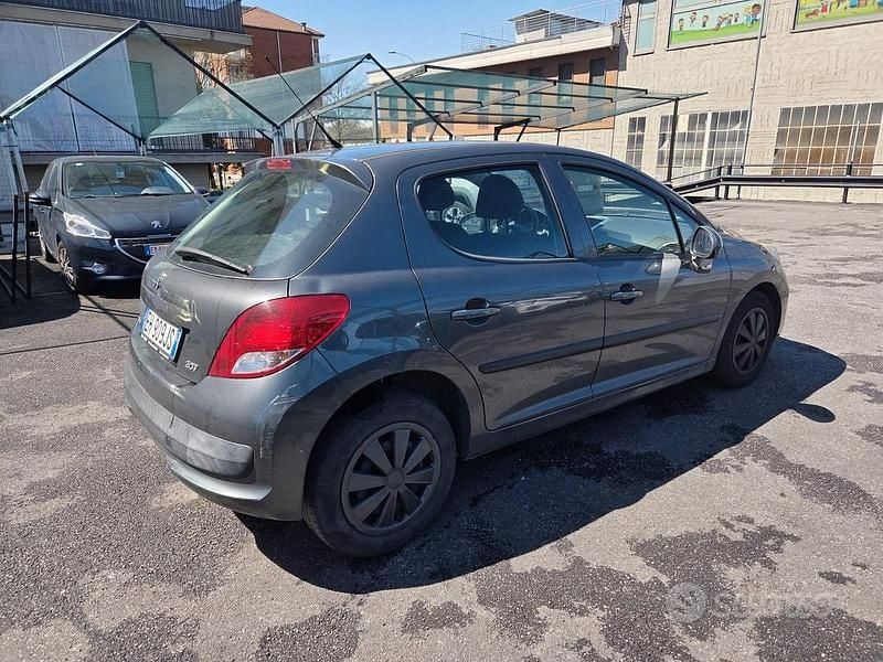 Usata Peugeot 207 95 CV (69 kW) 2011 Grigio Berlina