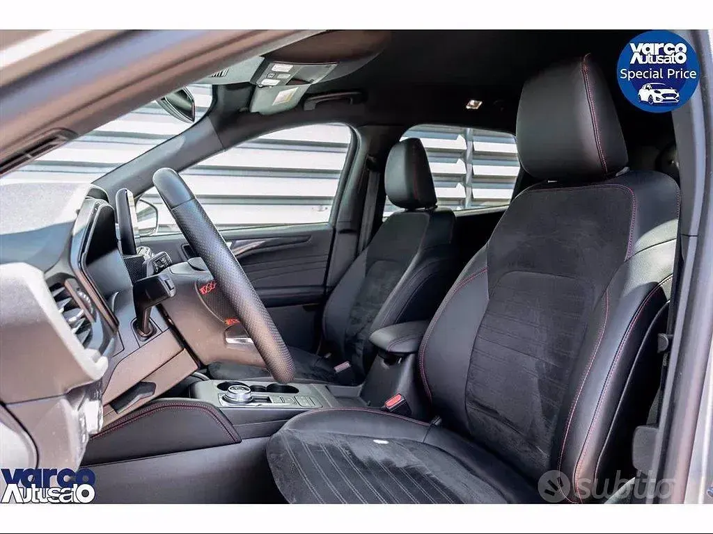 Usata Ford Kuga ST-Line X 225 CV (165 kW) 2023 Grigio SUV