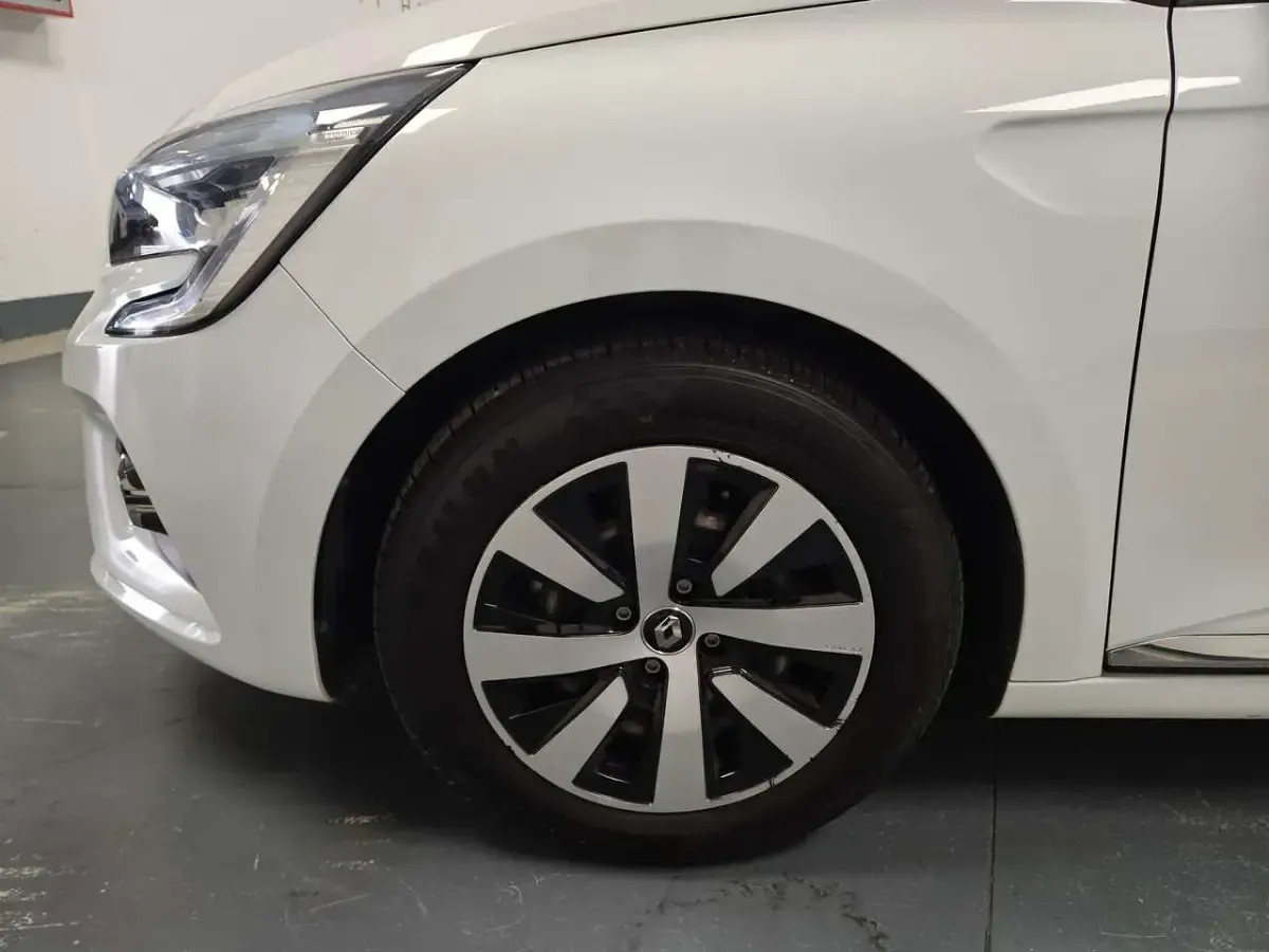 Usata Renault Clio V Zen 91 CV (66 kW) 2021 Bianco Berlina