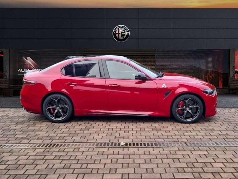 Nuova Alfa Romeo Giulia Quadrifoglio 518 CV (380 kW) 2026 Rosso Berlina