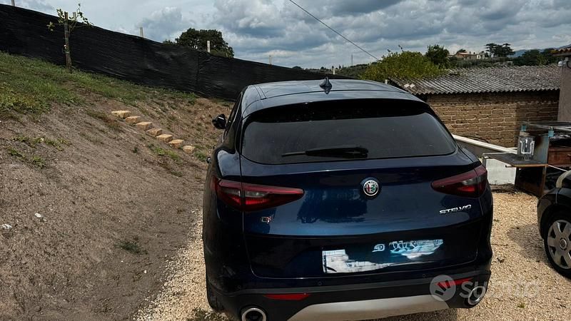 Usata Alfa Romeo Stelvio 210 CV (154 kW) 2017 Blu SUV