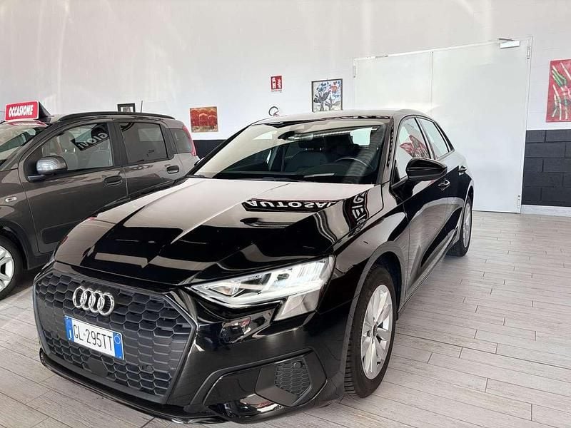 Usata Audi A3 Ambiente 116 CV (85 kW) 2022 Nero brillante Berlina