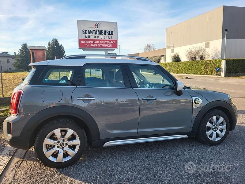 Grigio Usata 2021 Mini Cooper Countryman Business SUV | 27.200 € (Buon prezzo) - Immagine 1/4