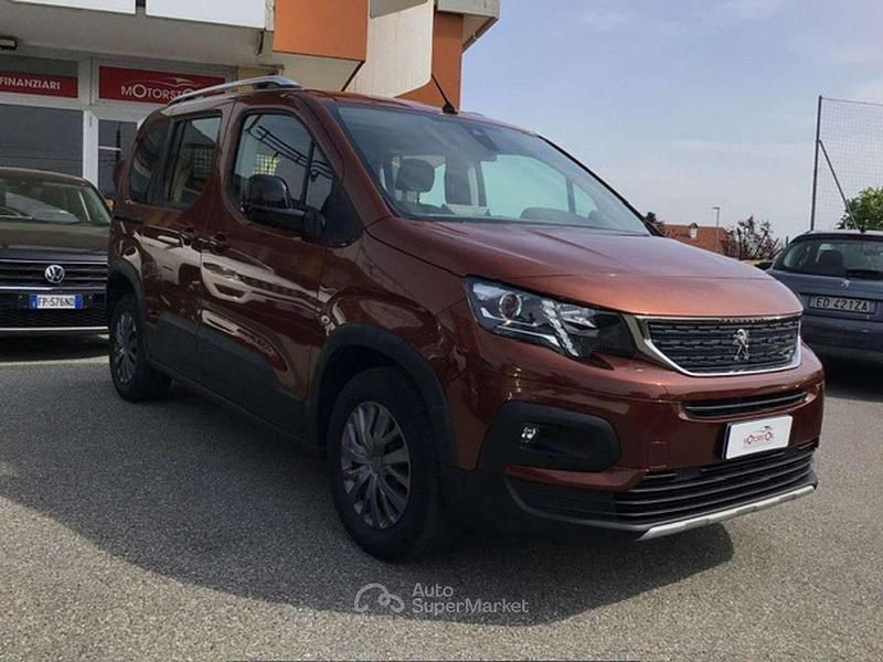 Usata Peugeot Rifter Allure 131 CV (96 kW) 2022 Bronzo Monovolume