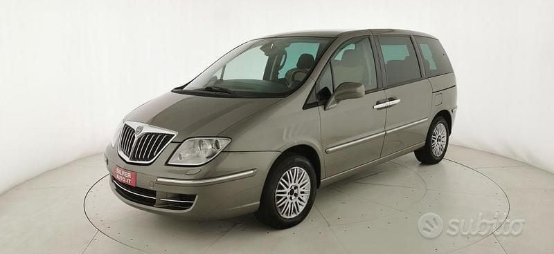 Usata Lancia Phedra 170 CV (125 kW) 2009 Grigio Monovolume