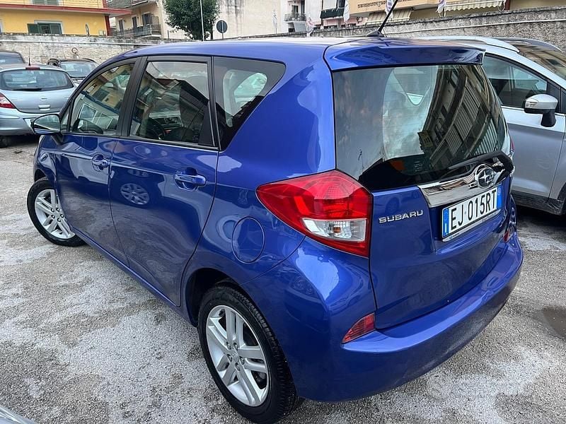 Usata Subaru Trezia Exclusive+ 90 CV (66 kW) 2011 Blu Utilitaria