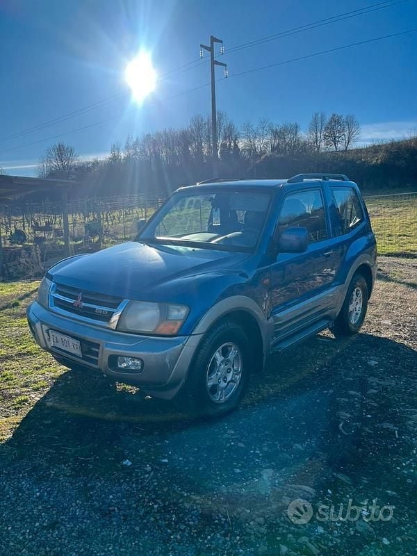Usata Mitsubishi Pajero 160 CV (117 kW) 2000 Blu SUV