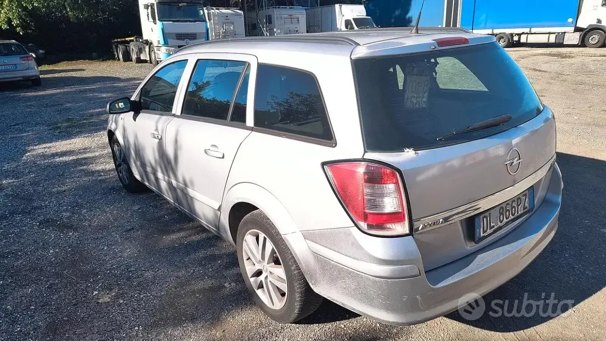 Usata Opel Astra 125 CV (91 kW) 2008 Grigio Station wagon