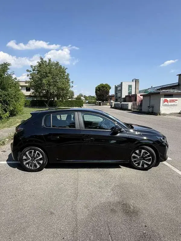 Usata Peugeot 208 Active 75 CV (55 kW) 2024 Utilitaria