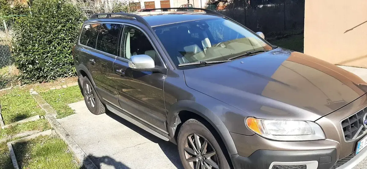 Usata Volvo XC70 Kinetic 163 CV (119 kW) 2011 Marrone Station wagon