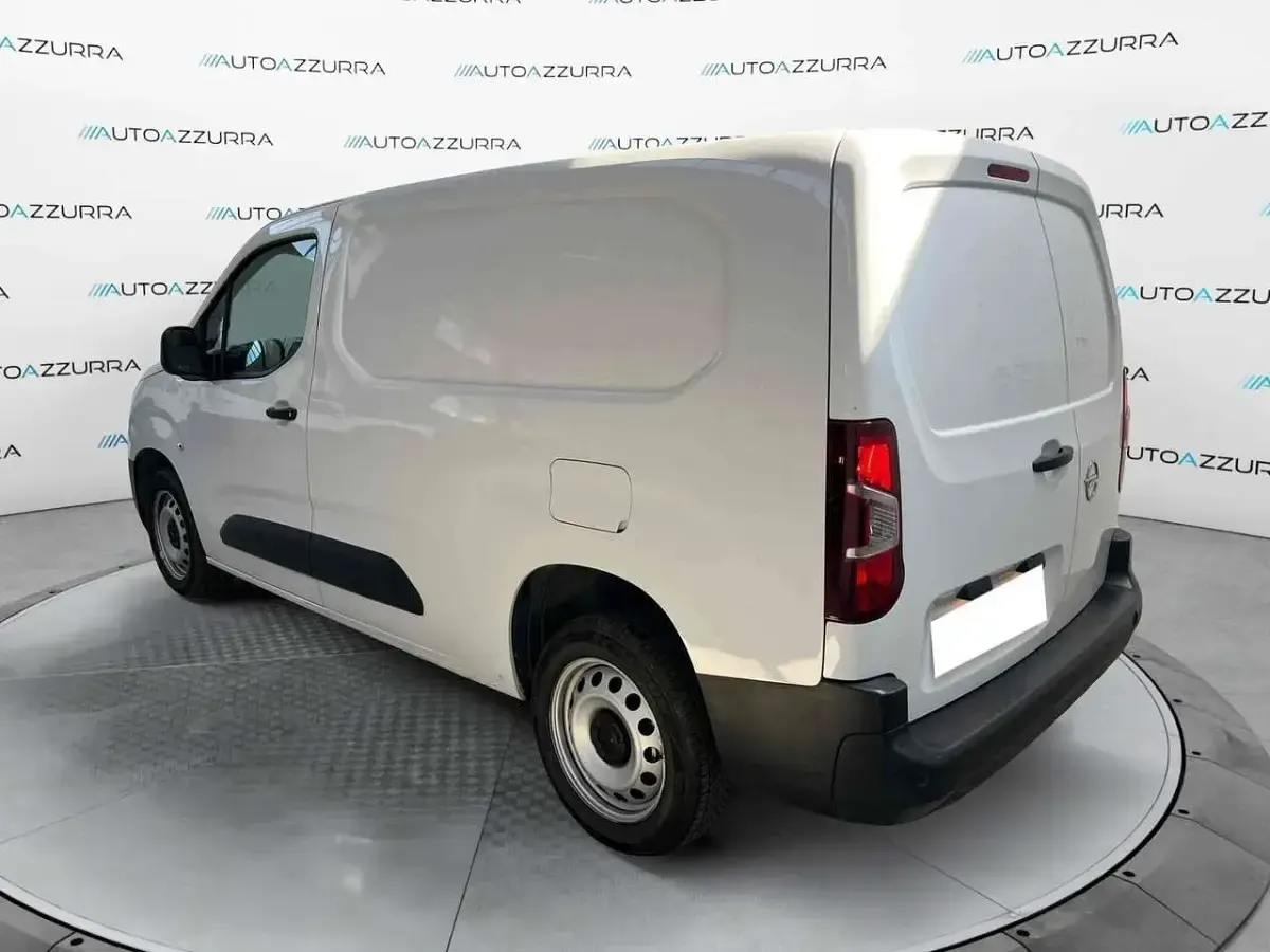 Usata Opel Combo Edition 102 CV (75 kW) 2023 Bianco Monovolume