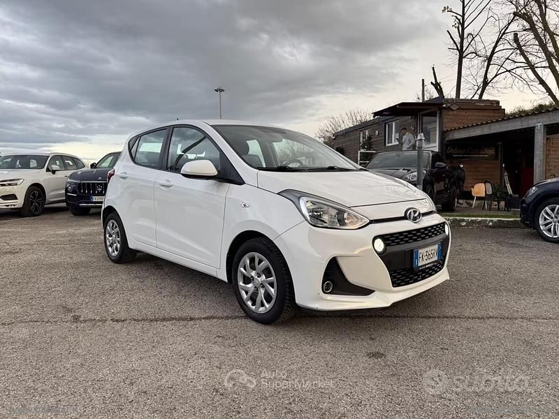 Usata Hyundai i10 69 CV (50 kW) 2017 Bianco Utilitaria