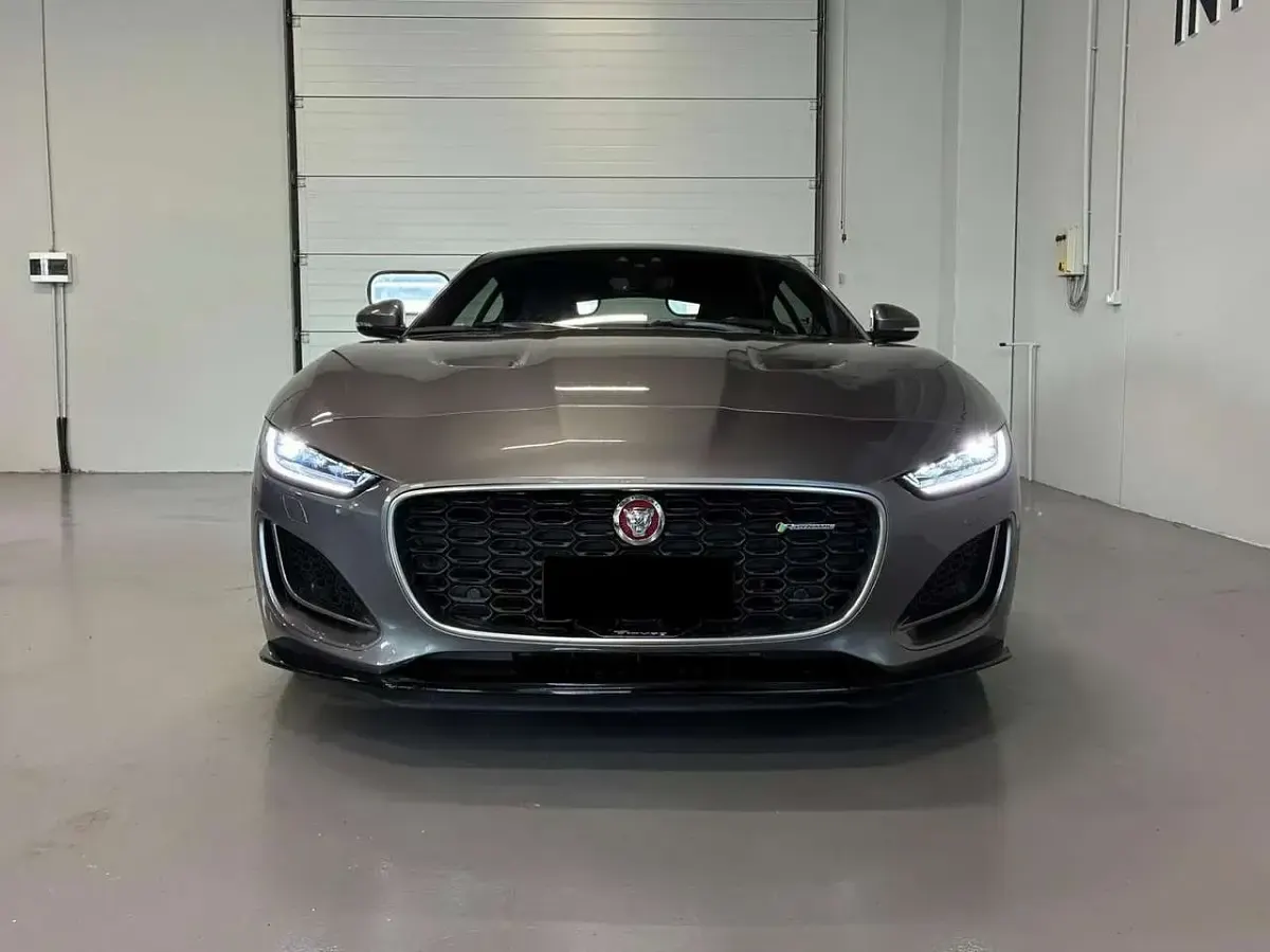 Usata Jaguar F-Type R-Dynamic 450 CV (330 kW) 2020 Grigio Coupé