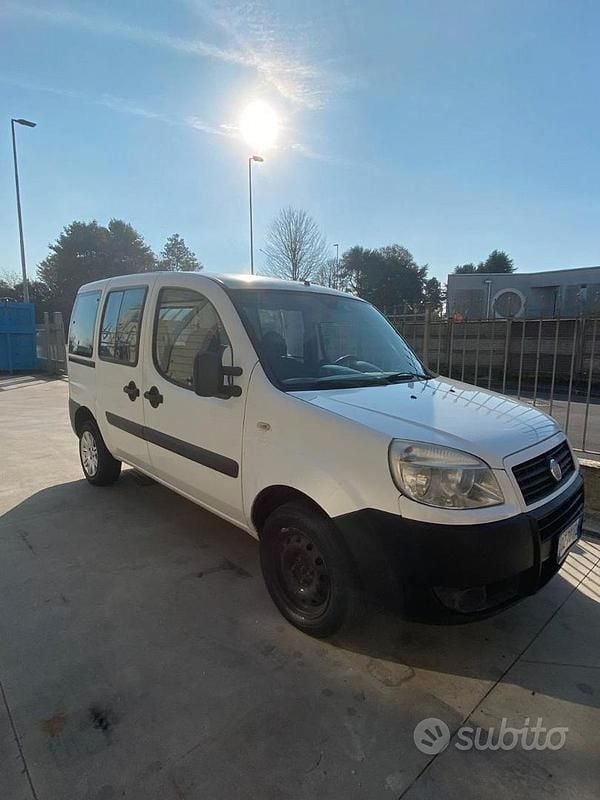 Usata Fiat Doblò 2009 Bianco Monovolume