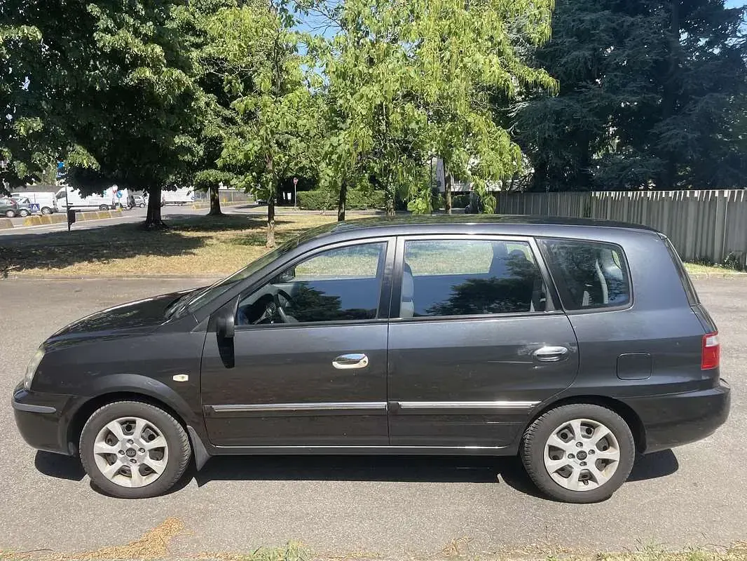 Usata Kia Carens Comfort 105 CV (77 kW) 2005 Monovolume