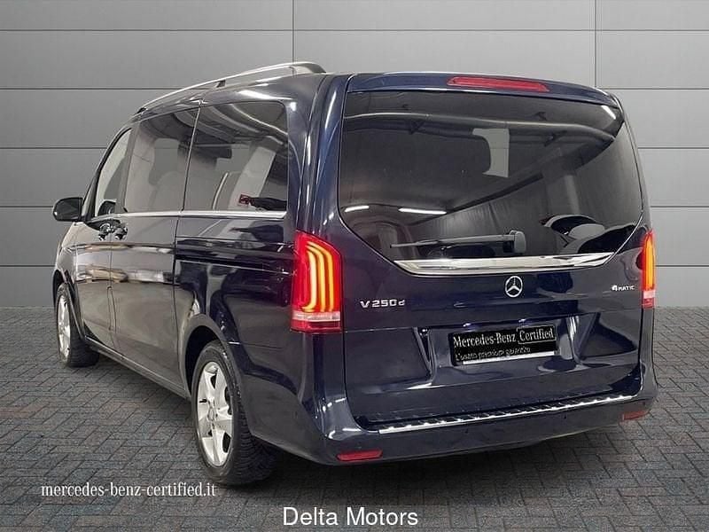 Usata Mercedes V250 Premium 190 CV (139 kW) 2017 Blu Monovolume