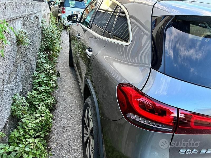 Usata Mercedes EQA250 139 kW (190 CV) 2023 Grigio SUV