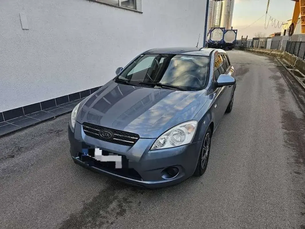 Usata Kia Ceed Best 90 CV (66 kW) 2009 Utilitaria