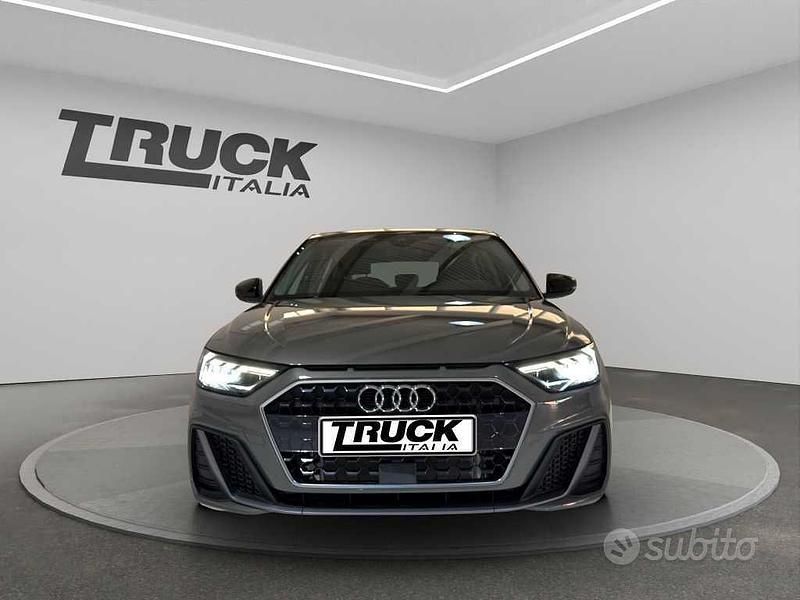 Nuova Audi A1 Sportback Design 110 CV (80 kW) 2025 Giallo Utilitaria