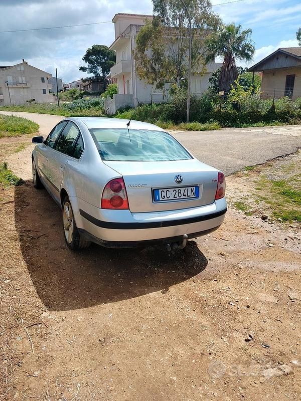 Usata VW Passat 130 CV (95 kW) 2002 Grigio Berlina