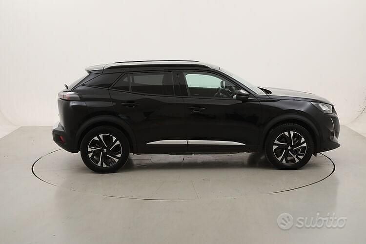 Usata Peugeot e-2008 Allure 100 kW (136 CV) 2021 Nero SUV