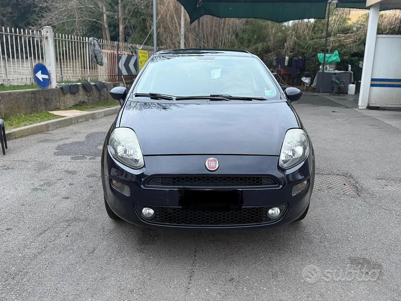 Usata Fiat Punto Street 77 CV (56 kW) 2014 Blu Utilitaria