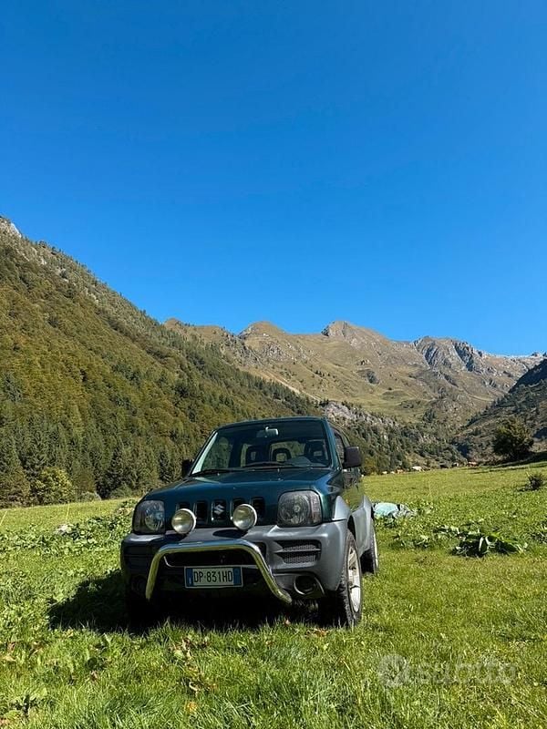 Usata Suzuki Jimny 85 CV (62 kW) 2008 Verde SUV