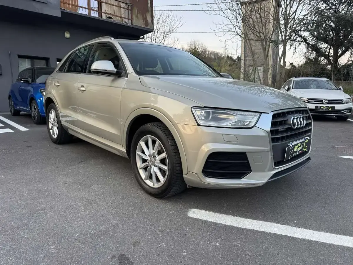 Usata Audi Q3 Ambiente 150 CV (110 kW) 2016 Oro SUV
