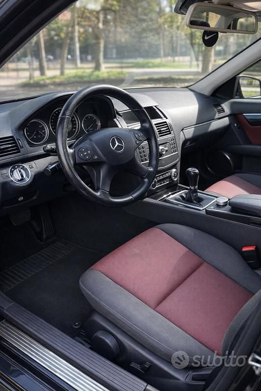 Usata Mercedes C200 Avantgarde 136 CV (100 kW) 2010 Grigio Berlina