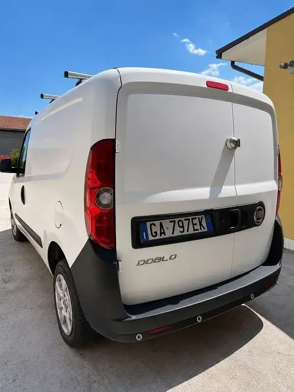 Usata Fiat Doblò 105 CV (77 kW) 2021 Monovolume