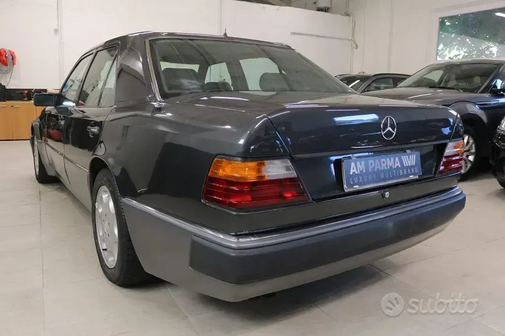 Usata Mercedes 500 326 CV (239 kW) 1992 Nero Berlina