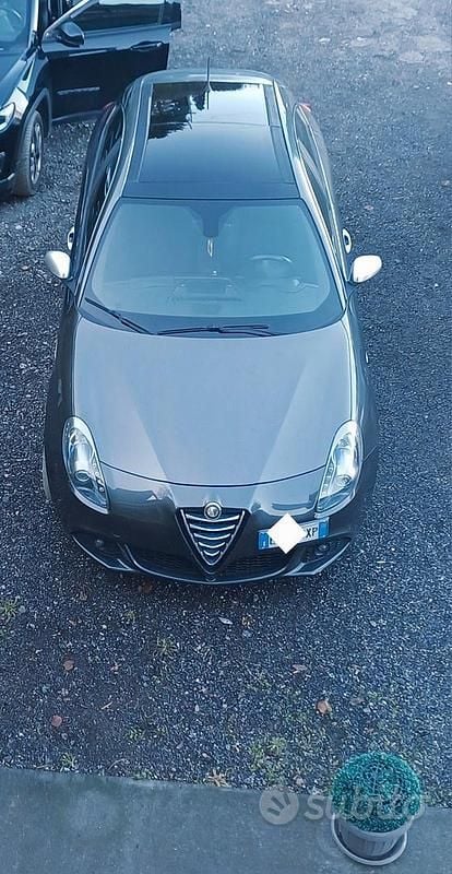 Usata 2013 Alfa Romeo Giulietta Tre volumi | 6500 € - Immagine 1/4
