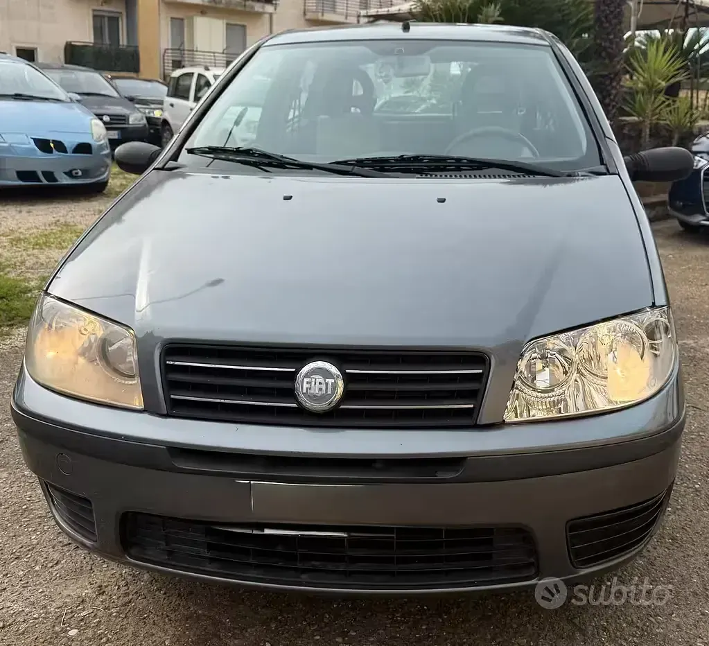 Usata Fiat Punto Active 60 CV (44 kW) 2005 Grigio Utilitaria