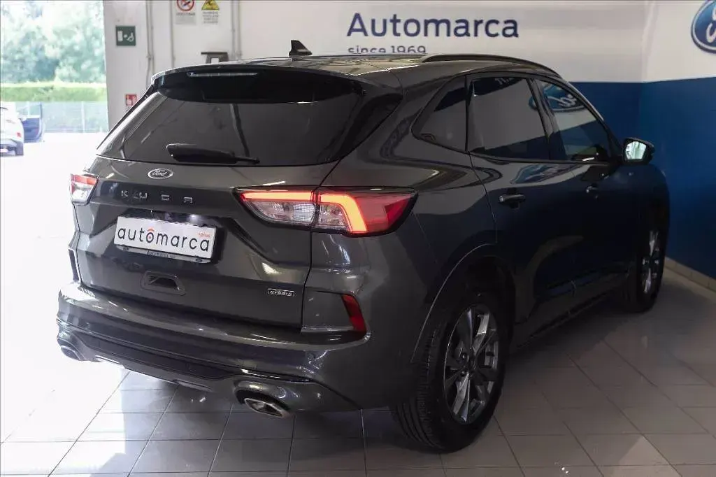 Usata Ford Kuga ST-Line X 225 CV (165 kW) 2021 Grigio metallizzato SUV